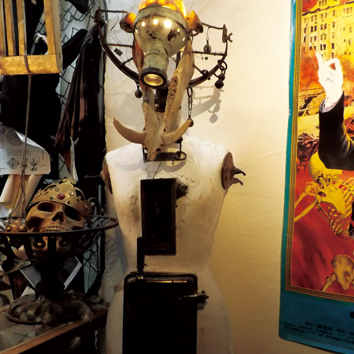 隻眼の魔術師－マンタム